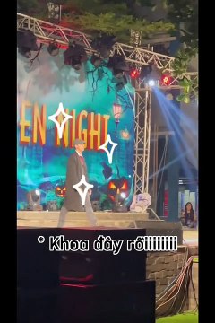 Siêu mẫu Anh Thư phấn khích khi lần đầu thấy con trai trình diễn catwalk