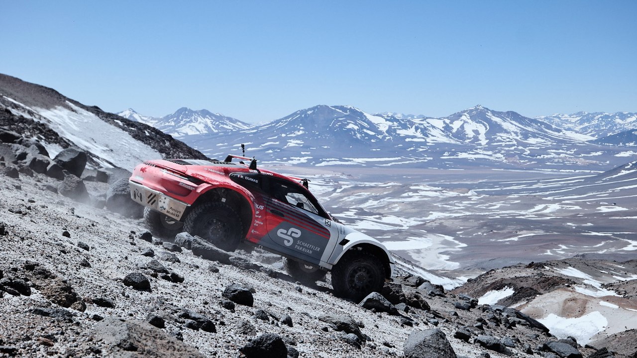 Porsche 911 auf 6.007 Metern Höhe