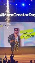 Bhediya star Varun Dhawan makes a howling entry at an event in Delhi!