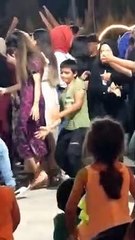 Çocuk oynarken kendinden geçti gülme garantili