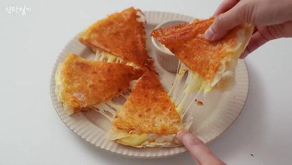 [No Oven!] Super Easy Crispy Pizza Made with Potato! | Thin and Crispy Dough