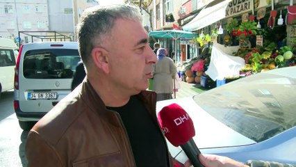 Yaya yolunu kapatan 10 aracın lastiğini kesti