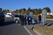 Ambulansla hafif ticari araç çarpıştı: 2 sağlık görevlisi yaralandı