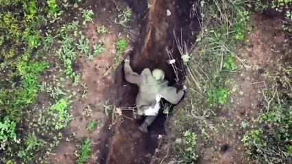 Atılan bombalar Rus askerinin uykusuna engel olamadı