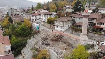 Minaresi öksüz kalan tarihi cami yeniden inşa ediliyor
