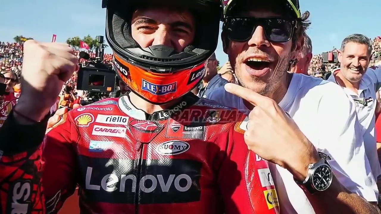 ROSSI TERHARU BAHAGIA  PECCO BAGNAIA JUARA DUNIA MOTOGP 2022  ALEX RINS MENANGI VALENCIA GP (1)