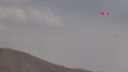 Mehmetçik, PKK'lı teröristlerin geçiş güzergahına 2 ayrı dilde bildiri attı