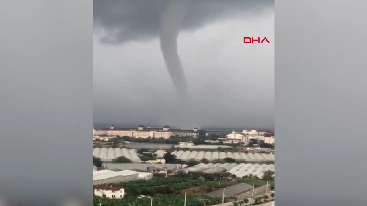 Alanya açıklarında dev hortum kamerada