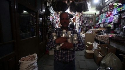 شاهد: في دمشق القديمة...أجود أنواع العطور في قوارير "أبو النور"