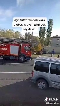 Ağrı’da tanker yolcu otobüsüyle çarpıştı: Çok sayıda ölü ve yaralı var