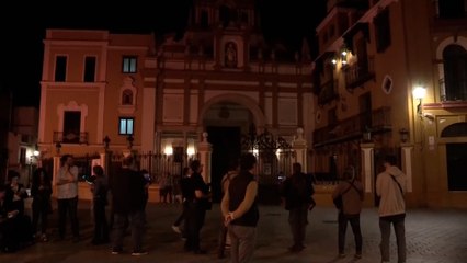 Los restos de Queipo de Llano salen de la Macarena