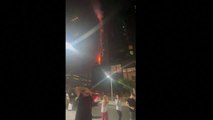 Arde un rascacielos cercano al Burj Khalifa en Dubai