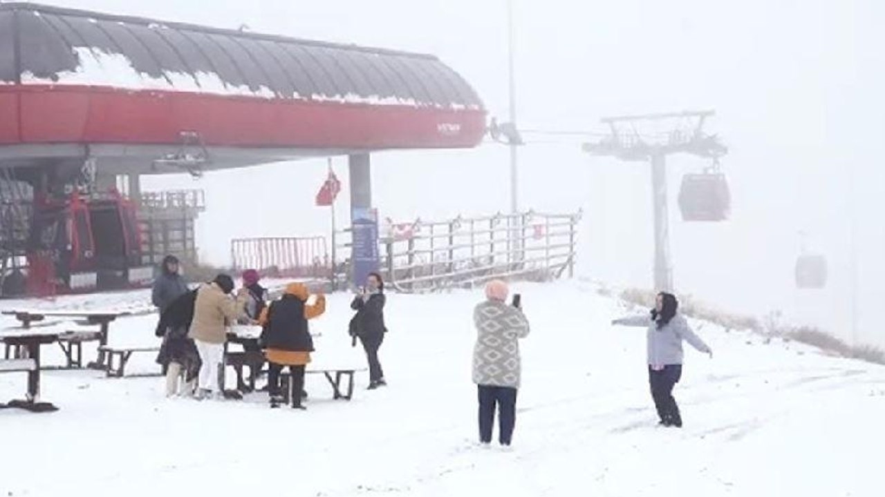 Kar kalınlığı 15 santimetreye ulaştı, sezon başladı