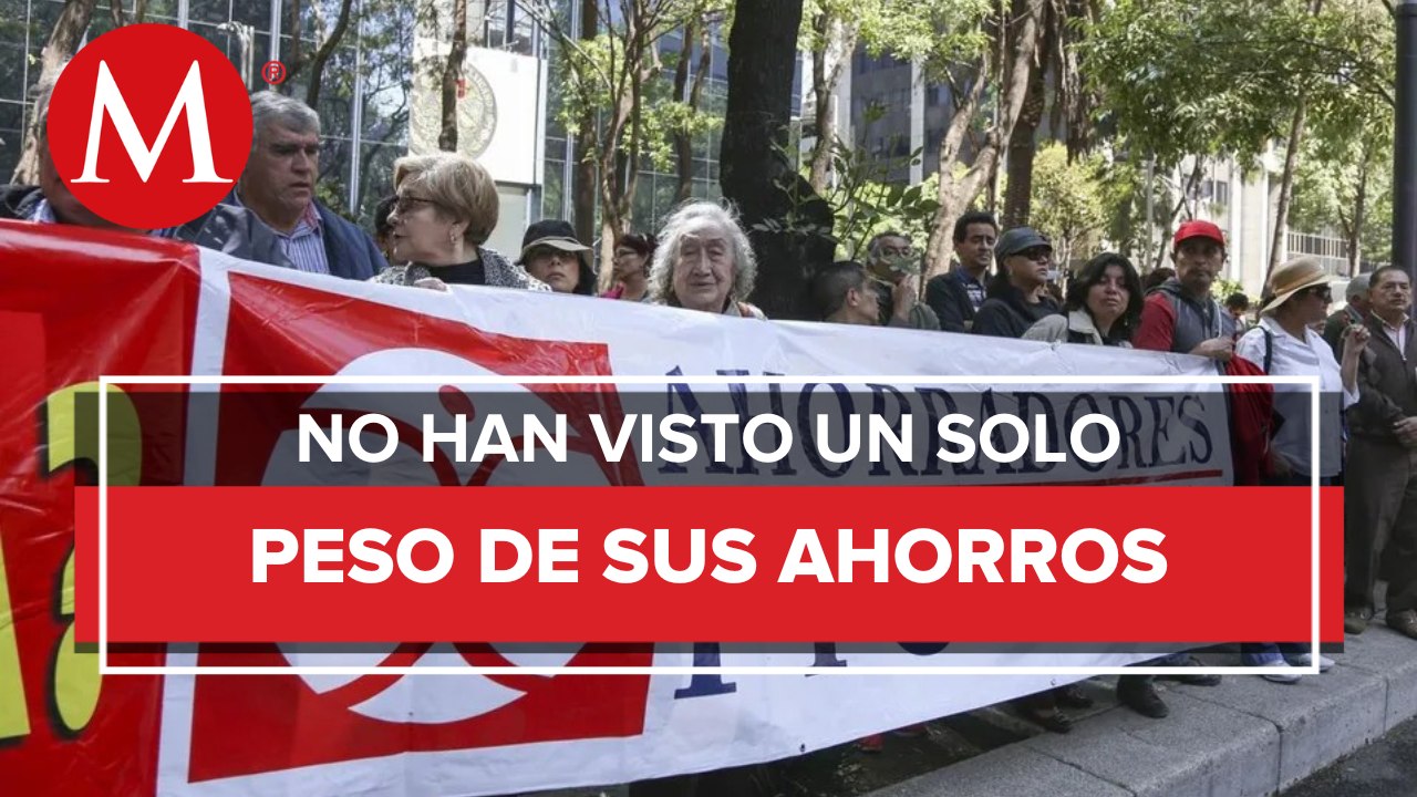 Ahorradores de Ficrea protestan frente a Palacio Nacional en CdMx