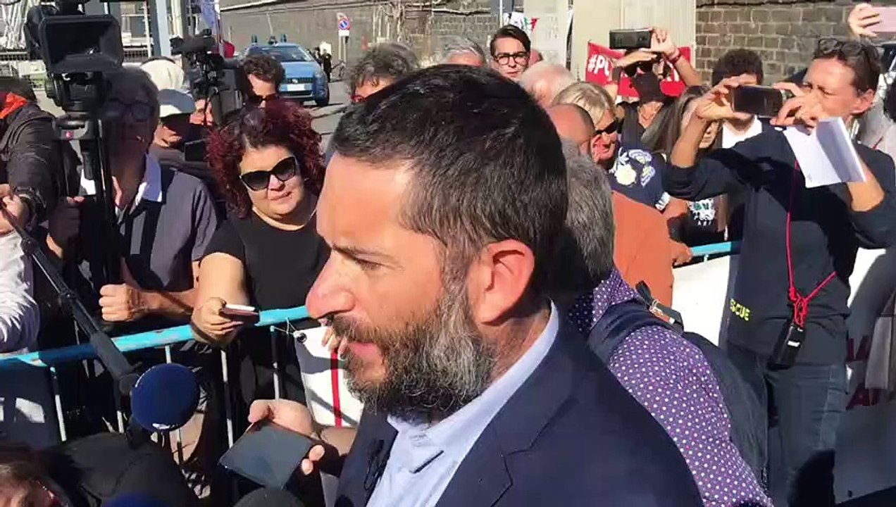 Migranti, Legale Humanity1: "Due ricorsi per farli scendere" - Video