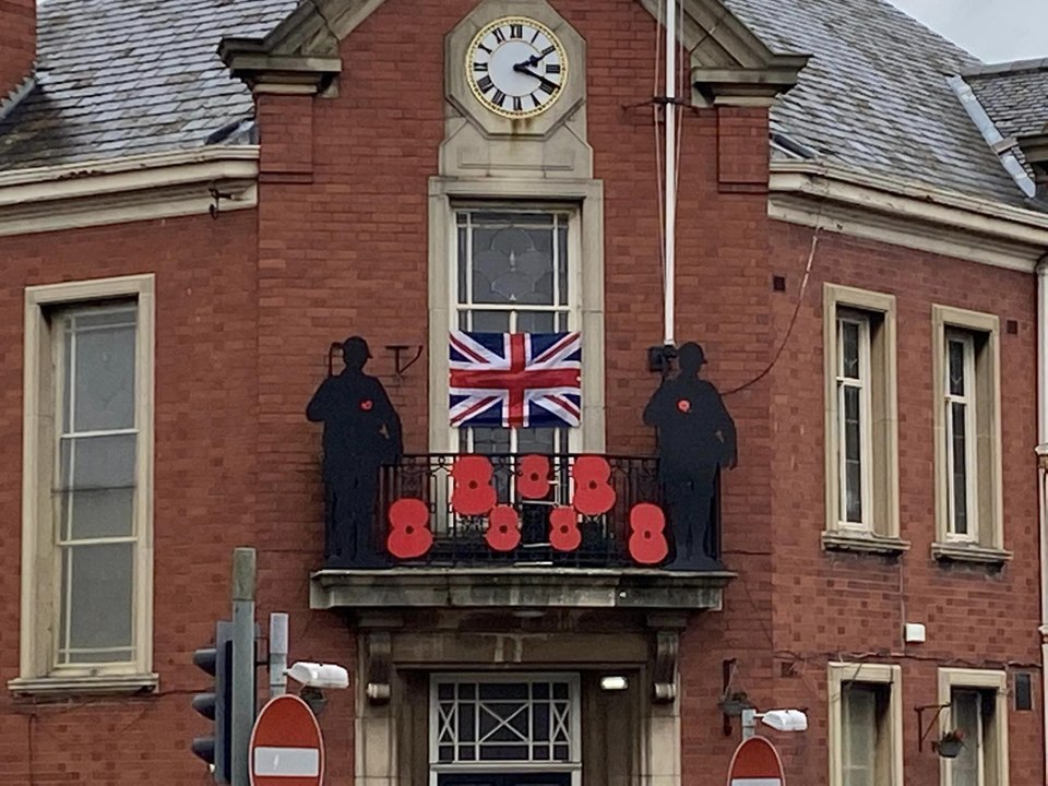 Warsop turns red for Remembrance Day with touching poppy tributes