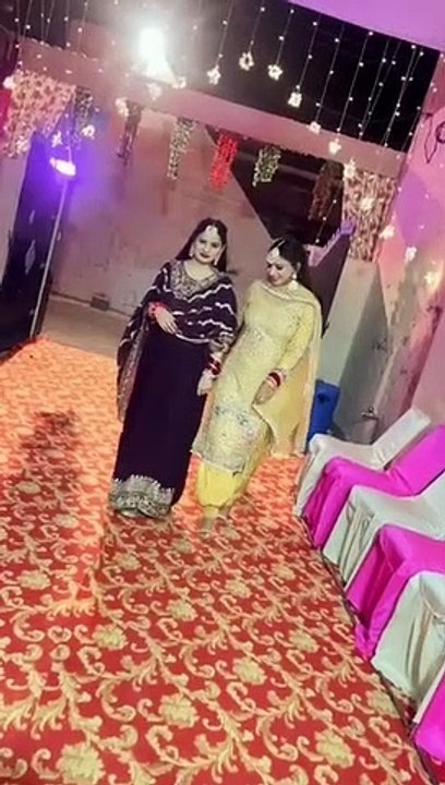 ---- ਦੋਵੇਂ ਕਠੇ ਭੈਣਾਂ ਨਚੀਆਂ ----❤️Sister Love ----_shorts(360P)