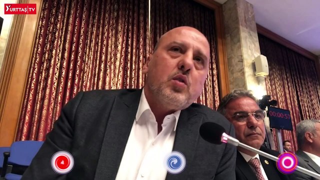 Ahmet Şık, Ticaret Bakanı Mehmet Muş'un yüzüne baka baka hesap sordu! Şu an oturduğunuz koltukta oturan insanın kendi bakanlığını dolandıran bir hırsız olduğu ortaya çıktı, neden hiçbir şey yapmadınız?