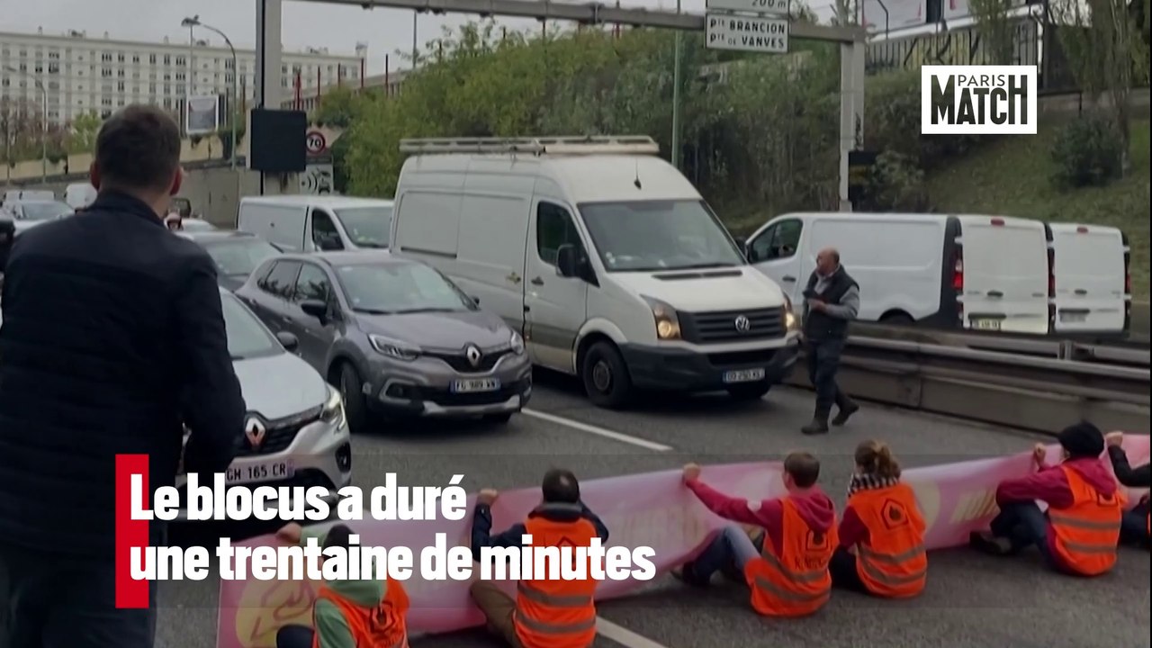 Des militants écologistes bloquent le périphérique parisien
