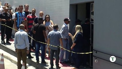 Guilherme de Pádua é velado em BH com fila na porta de igreja