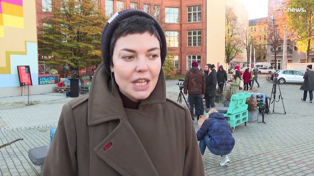 Fiore della democrazia : non più il muro, ma il murale di Berlino! Omaggio artistico all'Ucraina