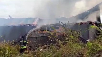 İki katlı binada çıkan yangında hasar oluştu