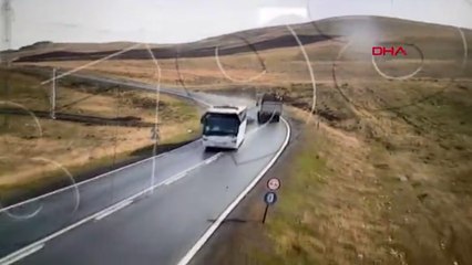 Yolcu otobüsü kazadan önce MOBESE'de