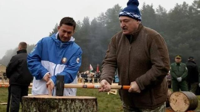 Enerji krizindeki Avrupa'ya Belarus'tan yakacak odun teklifi: Biz şaka olsun diye odun kesip eğleniyoruz