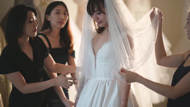 Nicht zu früh & nicht zu spät: Die Wissenschaft hat das beste Alter zum Heiraten herausgefunden