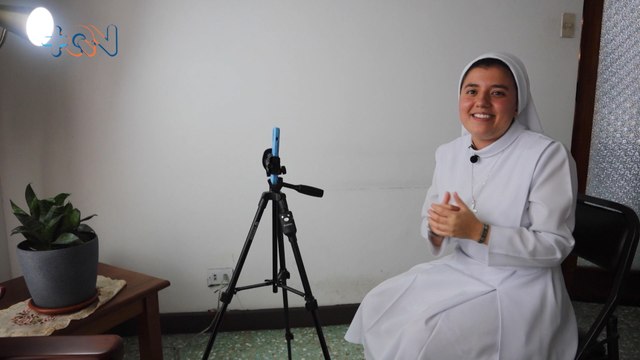 mqn-Religiosa conquista el mundo de la web-071122