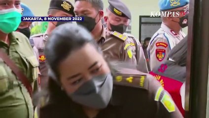 Serba Putih, Putri Candrawathi Siap Jalani Sidang Lanjutan Pemeriksaan Saksi