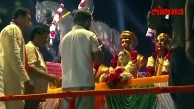 राहुल गांधींनी काँग्रेस नेत्यांना सरळ उभं केलं
