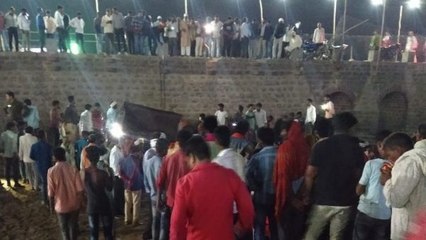 श्रद्धालुओं से भरी ट्रेक्टर-ट्रॉली पुल से नीचे गिरी, 3 की मौत 23 घायल