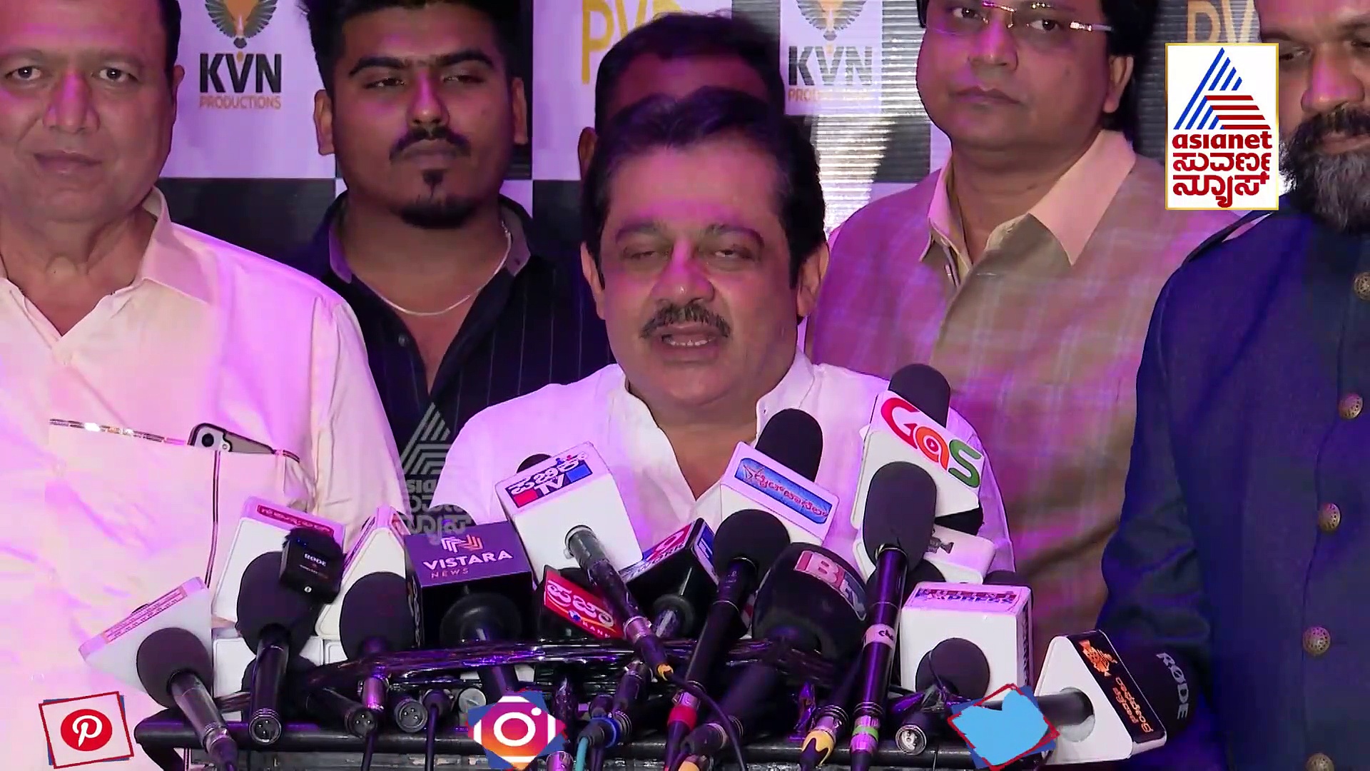 Banaras:  ಬನಾರಸ್‌ ಸಿನಿಮಾ ನೋಡಿದ ಶಾಸಕ ಜಮೀರ್ ಖಾನ್: ಮಗನ ಆಕ್ಟಿಂಗ್‌ಗೆ ಫಿದಾ