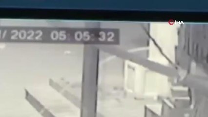 Her gün yüzlerce kişinin su içtiği çeşmenin musluklarını böyle çaldı