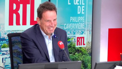 Скачать видео: Philippe Caverivière négocie une hausse de salaire face au patron des patrons