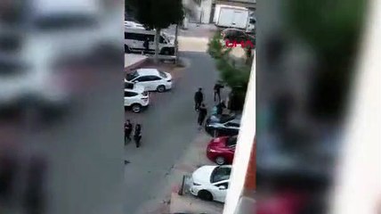 Liselilerin sokak ortasındaki kavgası kamerada