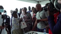 La ministre, Kandia Camara, lance l’opération de distribution gratuite de lunettes et appareils auditifs