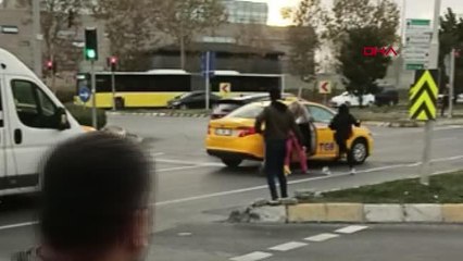 ESENYURT'TA TAKSİCİDEN KADIN MÜŞTERİSİNE DAYAK