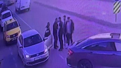 Beyoğlu'nda silahlı kavgada yaralanan 2 kişiden biri öldü