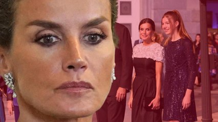 La reina Letizia se deja ver en brazos de otro hombre y todos se preguntan quién es