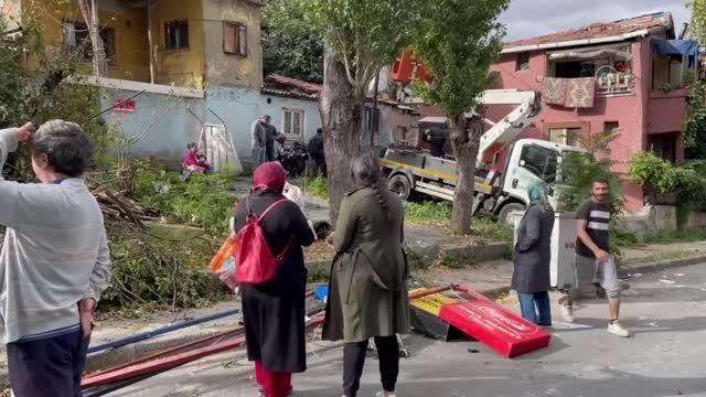 Şişli'de metruk binaların yıkımına başlandı