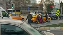 Esenyurt'ta taksici kadın müşterisini yol üzerinde indirerek darbetti