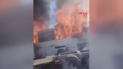 Feci kazada yanan otobüste alevler içinde kalan yolcunun atlama anı