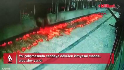 Yol çalışmasında caddeye dökülen kimyasal madde, alev alev yandı