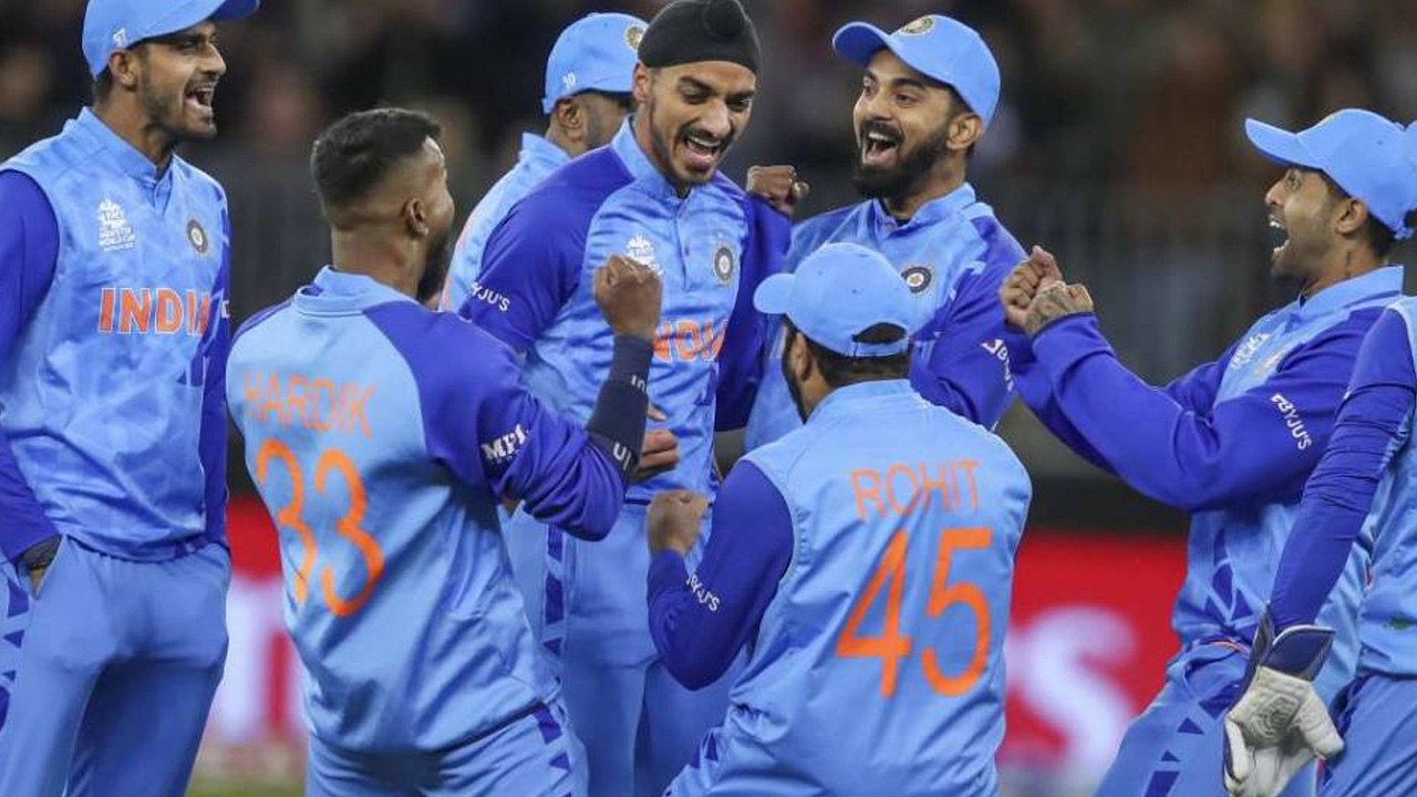 టీ20 వరల్డ్ కప్ 2022 సెమీ ఫైనల్ లో ఇంగ్లాండ్ తో తలపడే భారత జట్టు ఇదే.. *Cricket | Telugu OneIndia