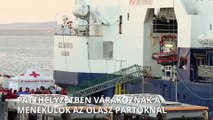 Patthelyzetben várakoznak a menekülők az olasz partoknál