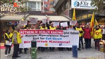 Öğretmenlik Meslek Kanunu, ‘Kırmızı kart’la protesto edildi