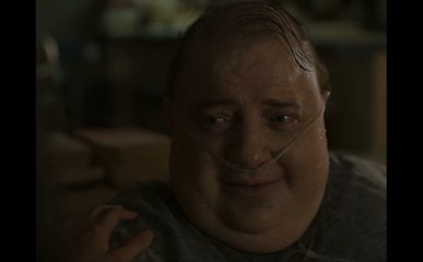 The Whale : Brendan Fraser pèse 270 kilos dans la bande-annonce du film de Darren Aronofsky (VO)