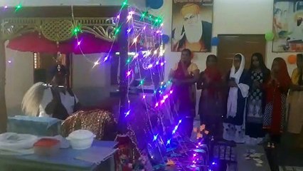 गुरुनानक जयंती पर गूंजी गुरुवाणी, छकाया प्रसाद